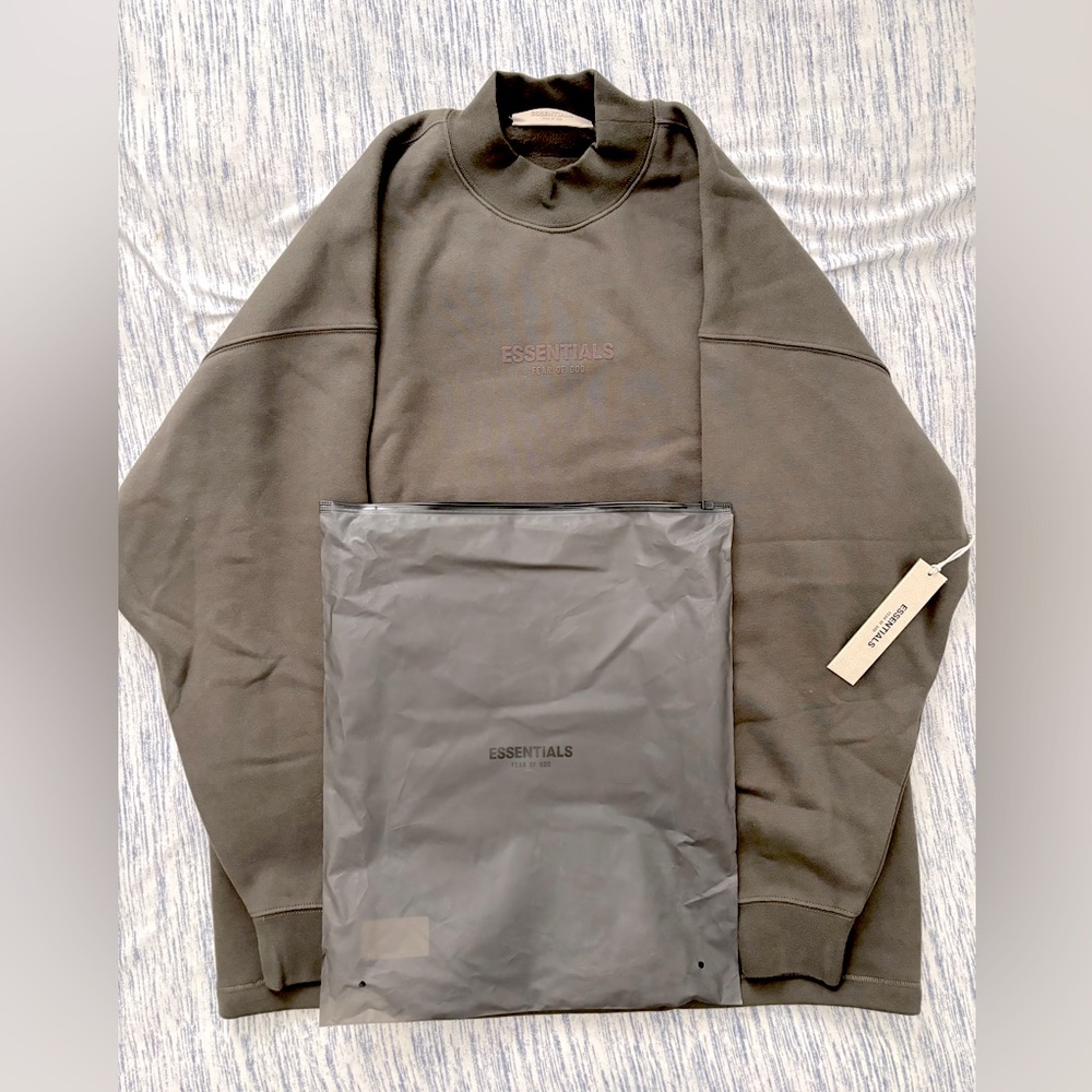 Fear of God - Essentials, Off-Black Crewneck Sweater (L)